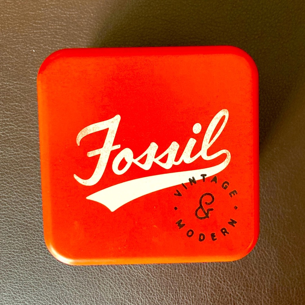 FOSSIL watch tin